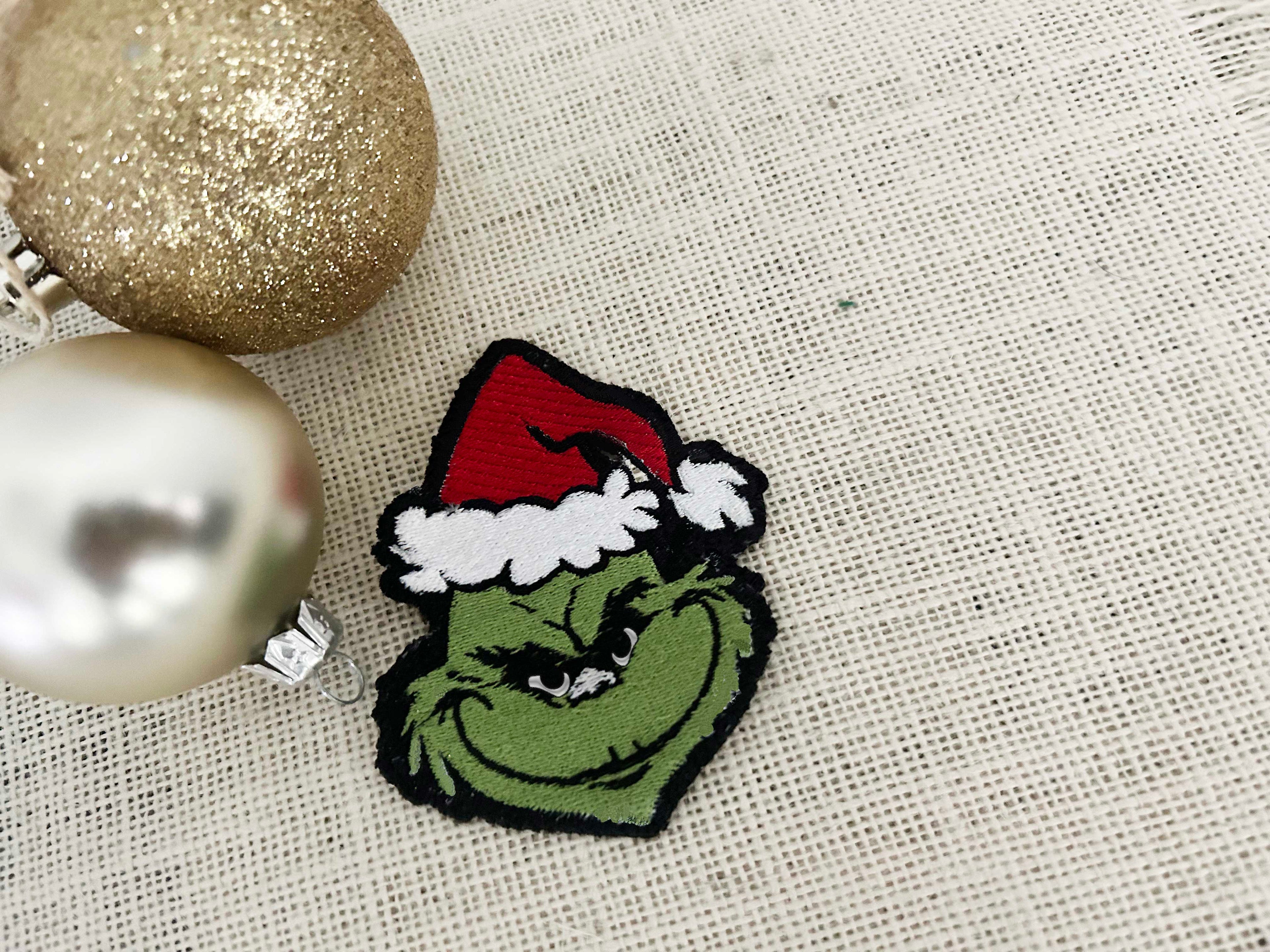 Grinch patches - 5 sizes available - Embroidered