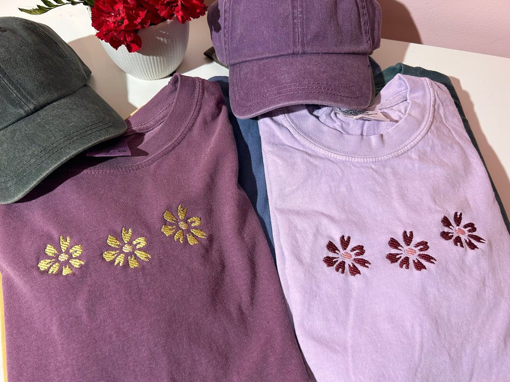 Floral embroidered t-shirt - t-shirt embroidered - Embroidered Tee - Gift tee - Boho T-shirt -