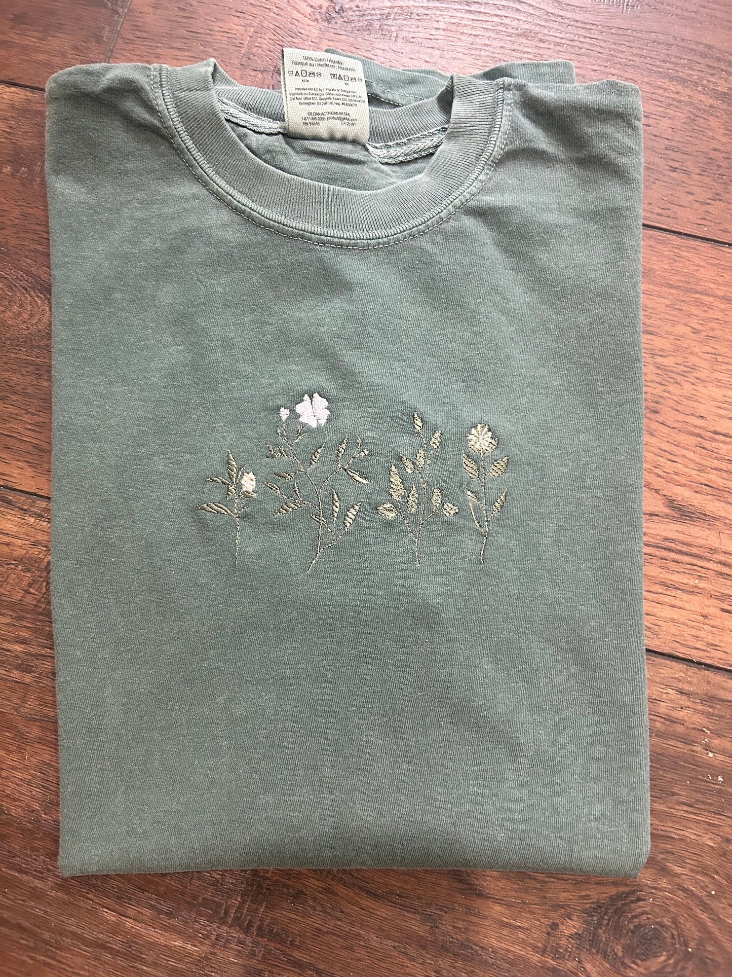 Floral green - blue spruce embroidered t-shirt - t-shirt embroidered - Embroidered Tee - Gift tee - Boho T-shirt -