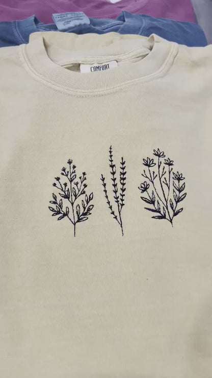 Wild Flowers -  embroidered t-shirt -  Boho design - Comfort colors